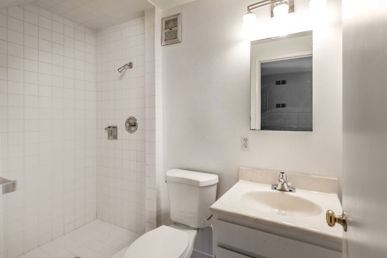Bathroom (3)
