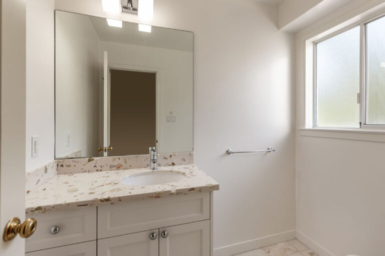 Bathroom (4)